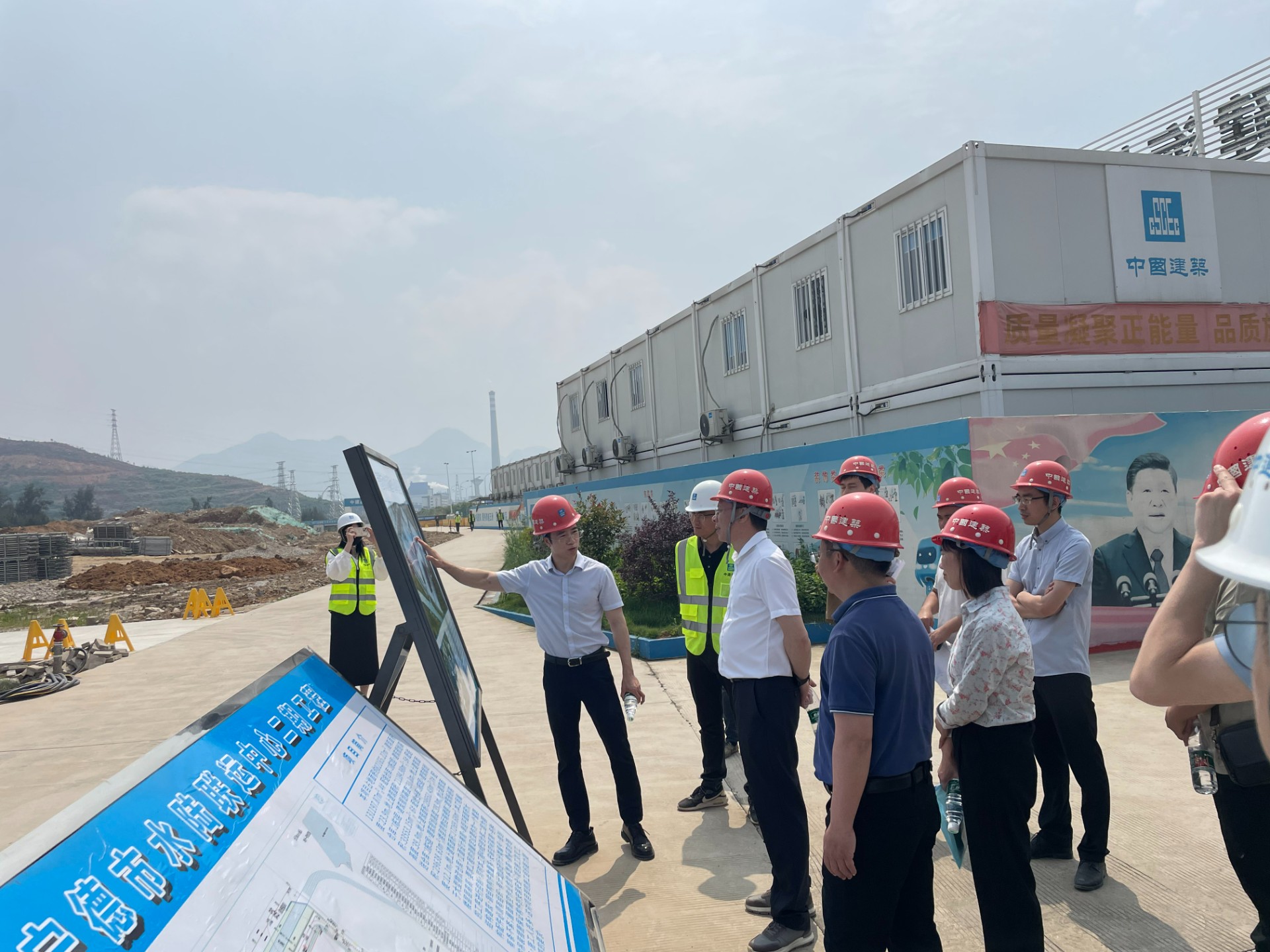 1715399054710214.jpg 2024-5-9市交投集團領導深入市交投物流集團重點項目現(xiàn)場調研指導工作,姜軒緯拍攝1.jpg