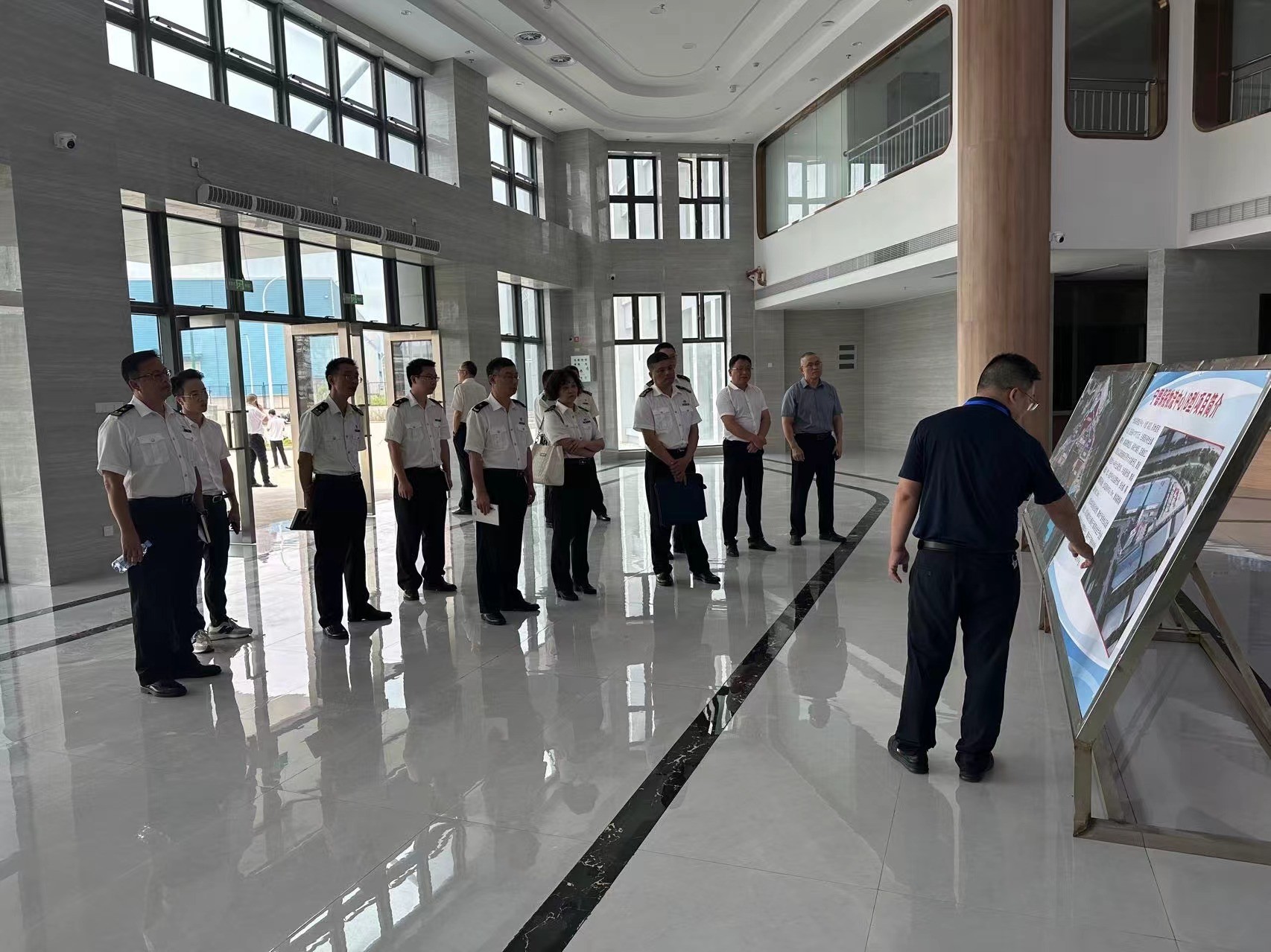 福州海關(guān)相關(guān)領(lǐng)導(dǎo)深入寧德保稅物流中心（B保）項(xiàng)目調(diào)研，蔡慧銘拍攝1.jpg